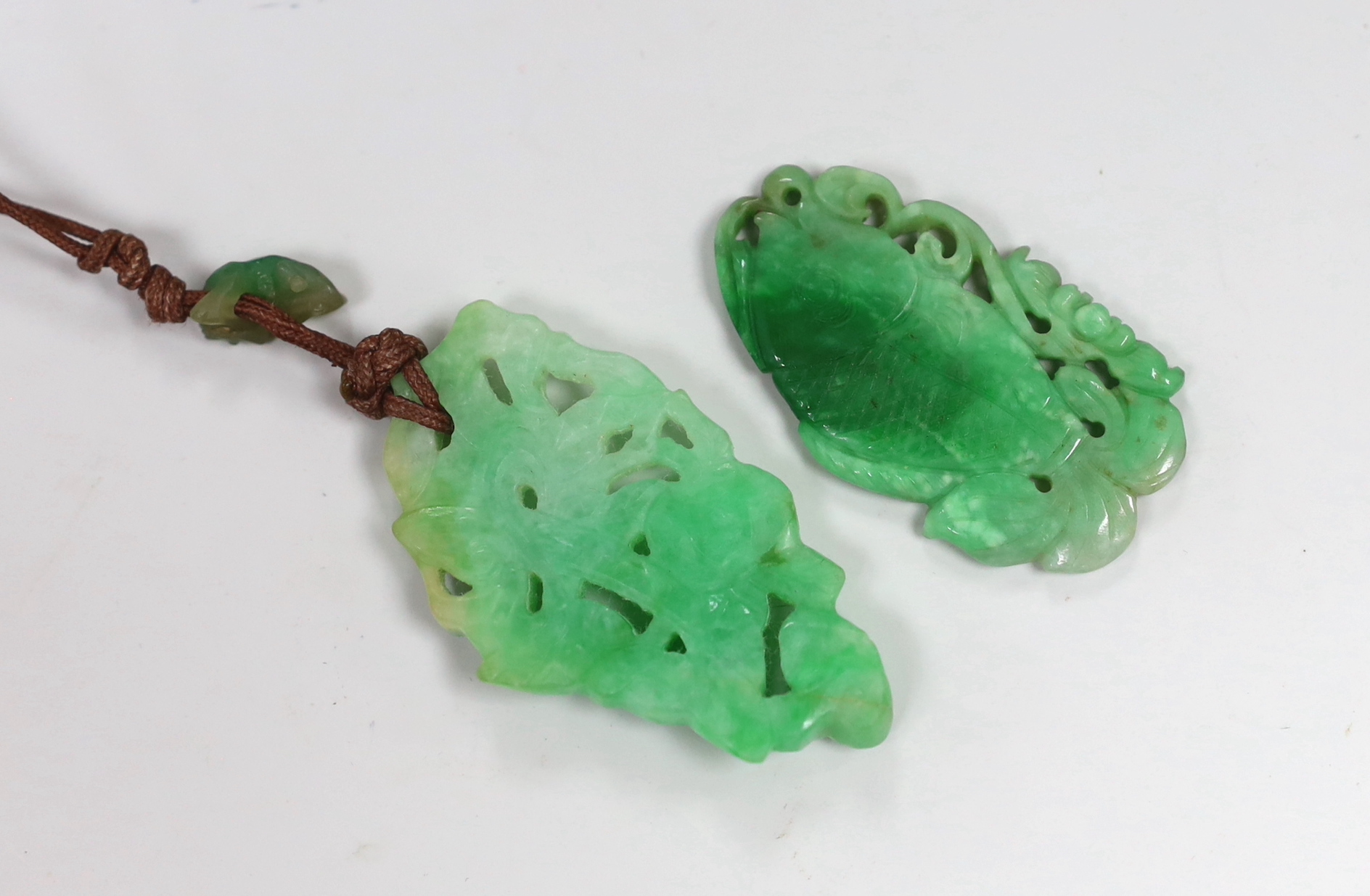 Two jadeite carvings, fish and fruit